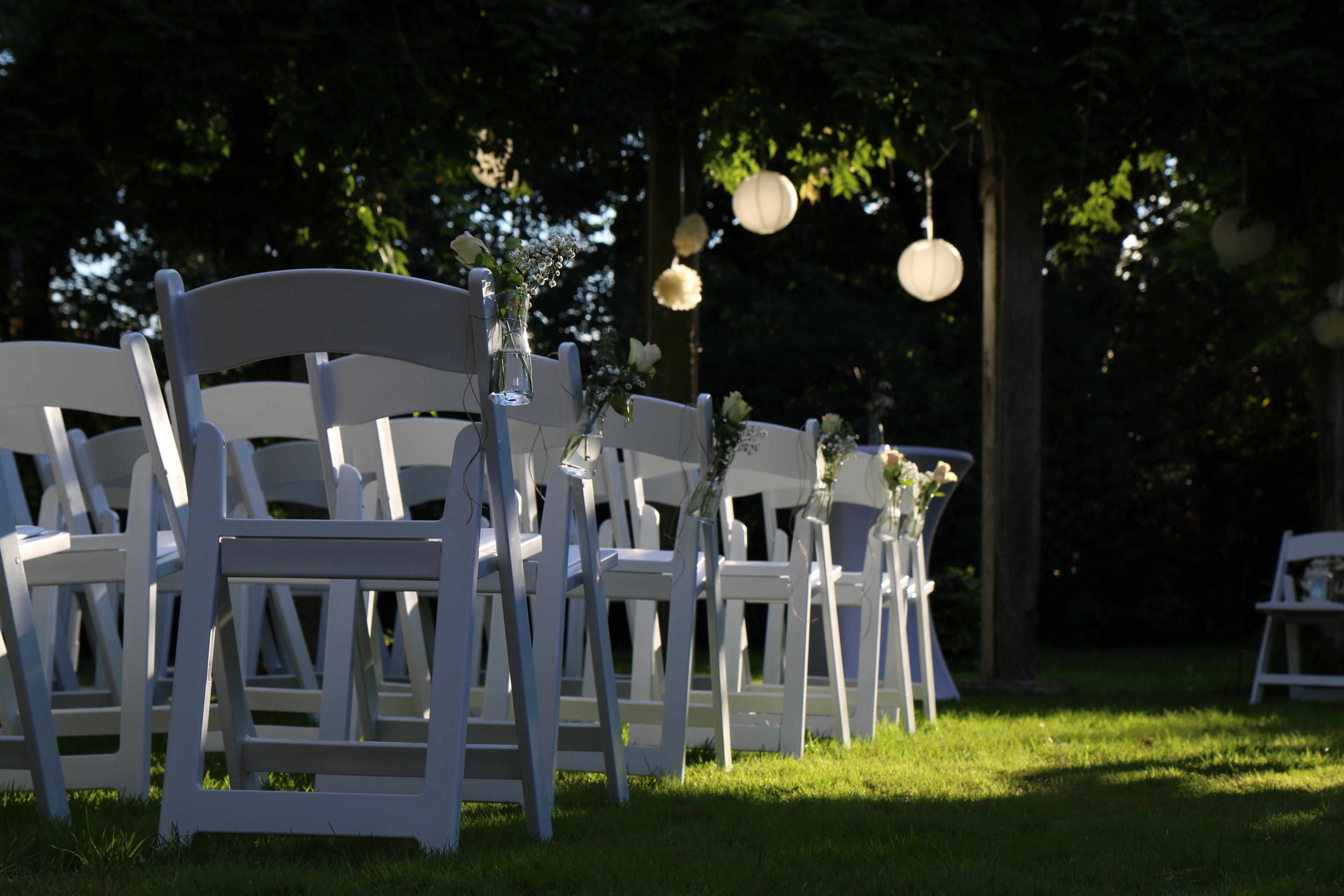 Feestelijke opstelling in de tuin